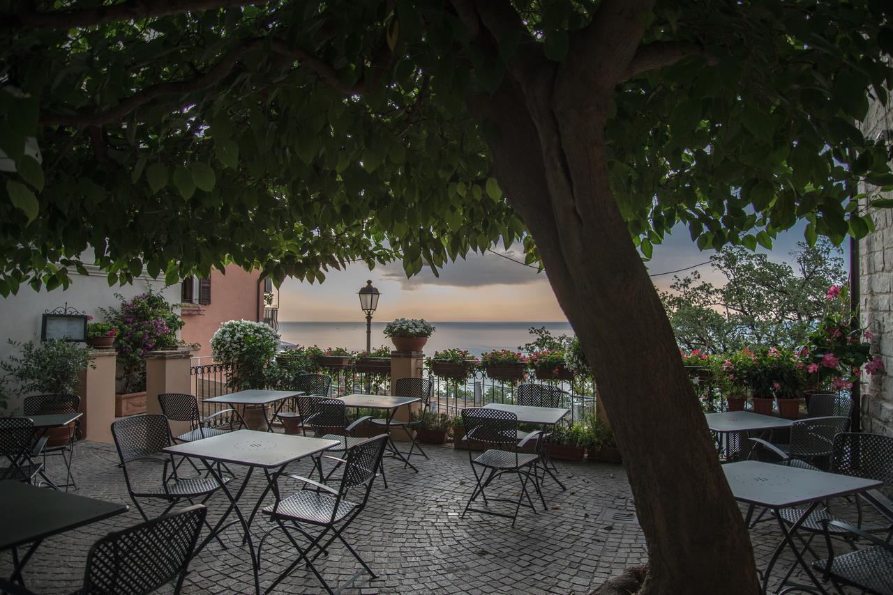 Locanda Rocco Da Francesco Sirolo Exterior foto